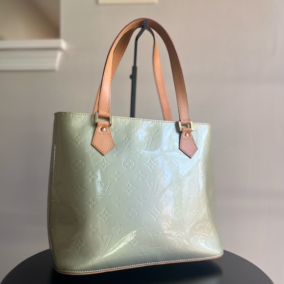 Louis Vuitton Monogram Vernis Houston Tote - Picture 4 of 11